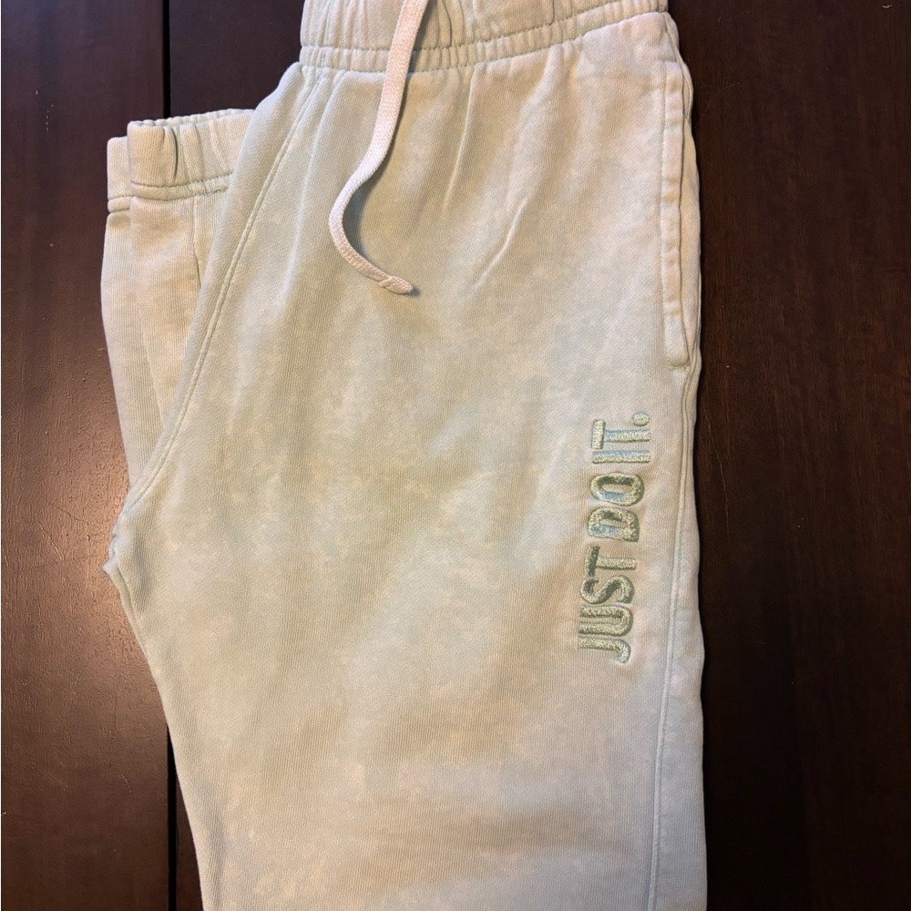 Nike Men’s size XS Jogger Pants - Light Green